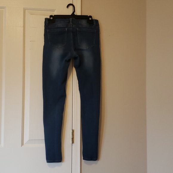 Kensington Jeans - Picture 2 of 5
